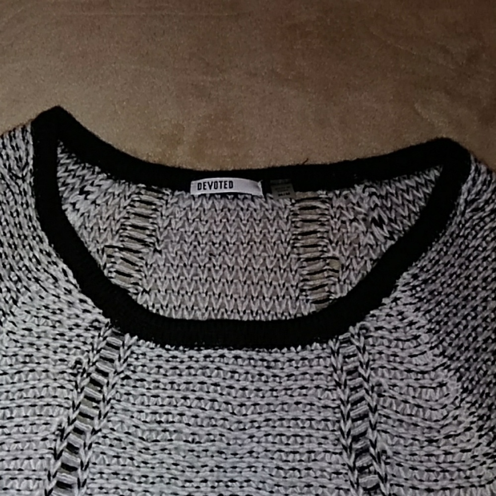 Sweater - Picture 2 of 4
